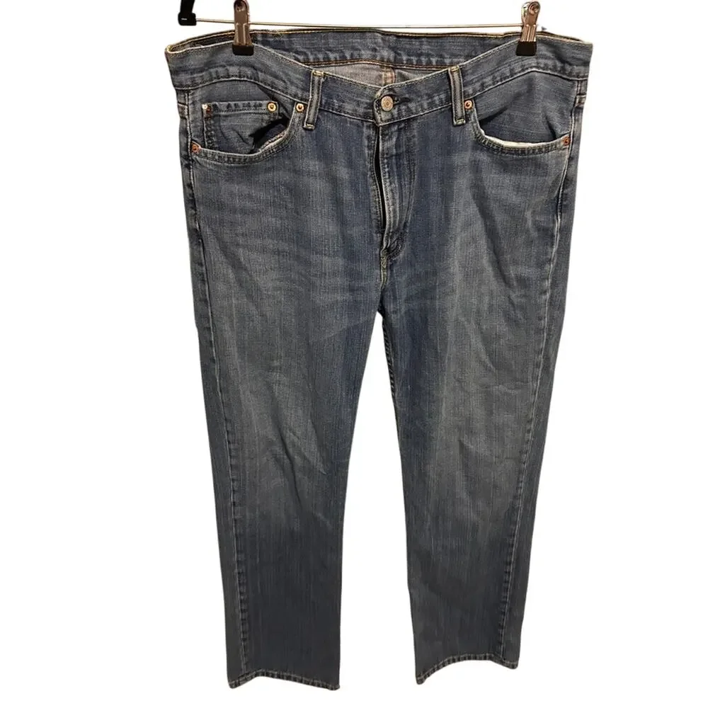 Levi’s 514‎ Men’s Straight Fit Jeans – Medium Wash Denim, Size 38x32